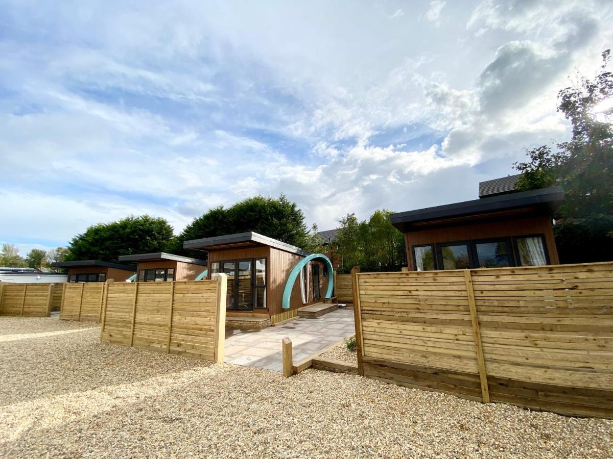 Elletson Park Wood Fired Hot Tubs, Caravans & Pods Pilling Экстерьер фото