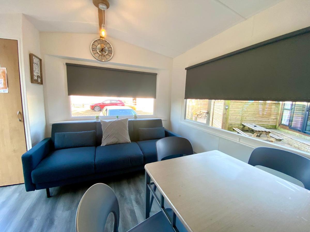 Elletson Park Wood Fired Hot Tubs, Caravans & Pods Pilling Экстерьер фото