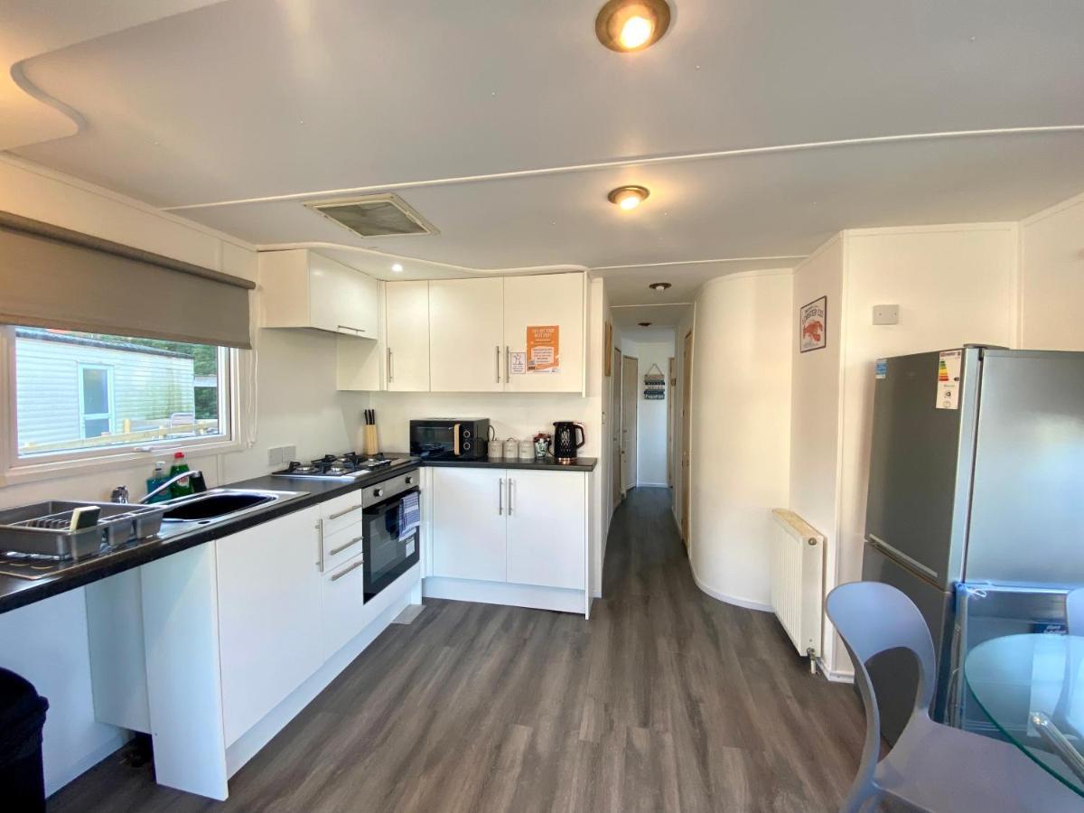 Elletson Park Wood Fired Hot Tubs, Caravans & Pods Pilling Экстерьер фото