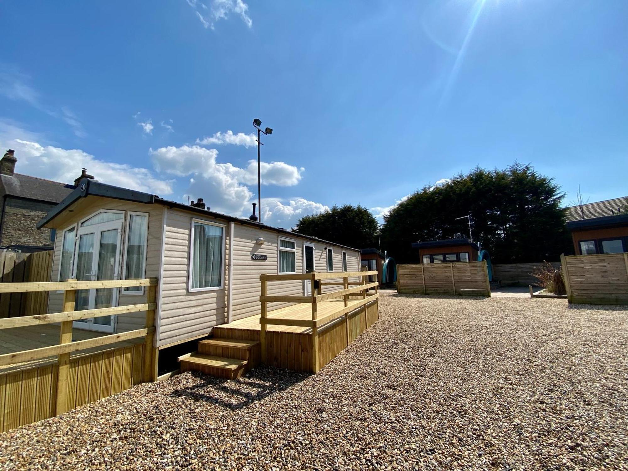 Elletson Park Wood Fired Hot Tubs, Caravans & Pods Pilling Экстерьер фото