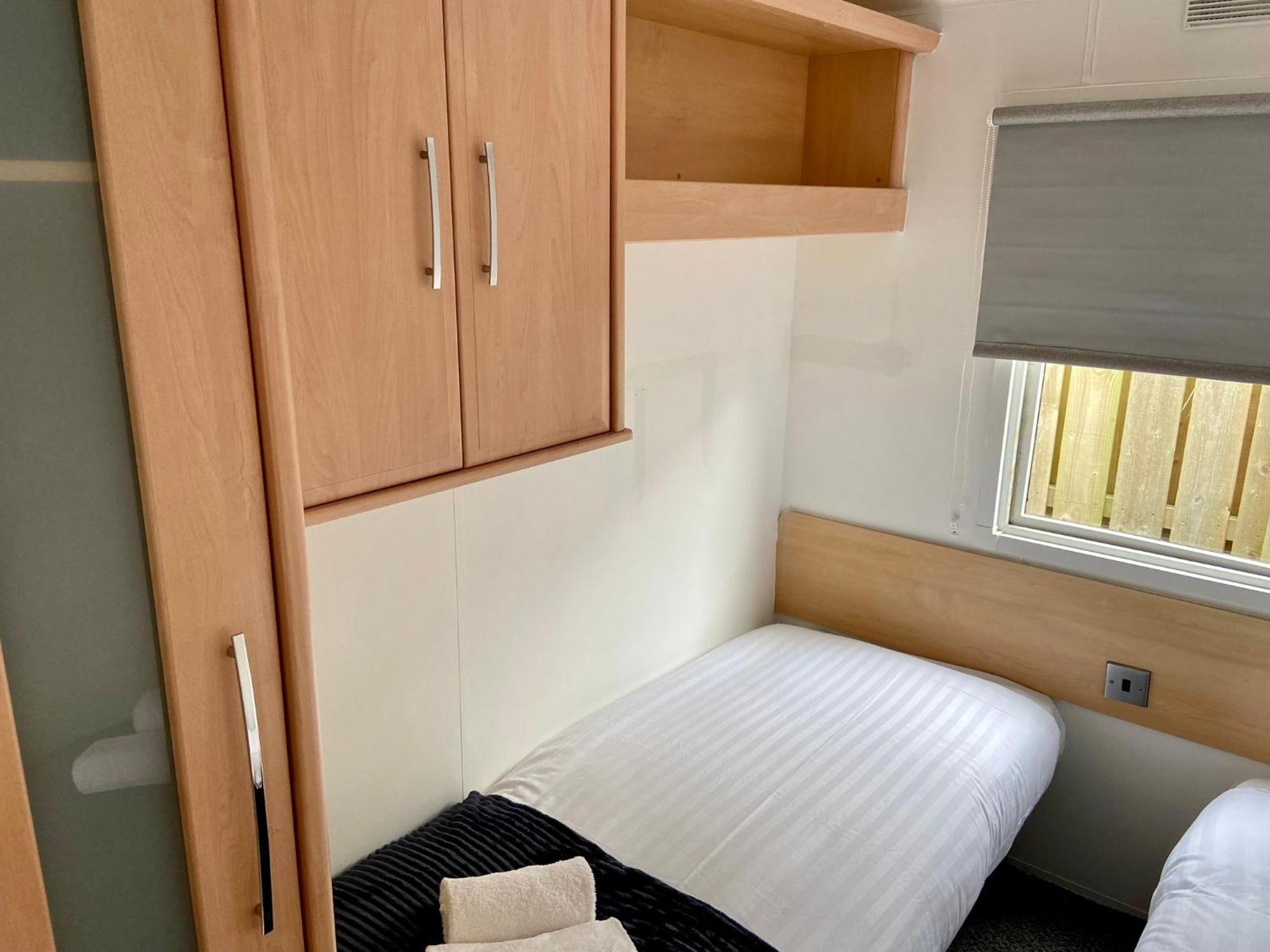 Elletson Park Wood Fired Hot Tubs, Caravans & Pods Pilling Экстерьер фото