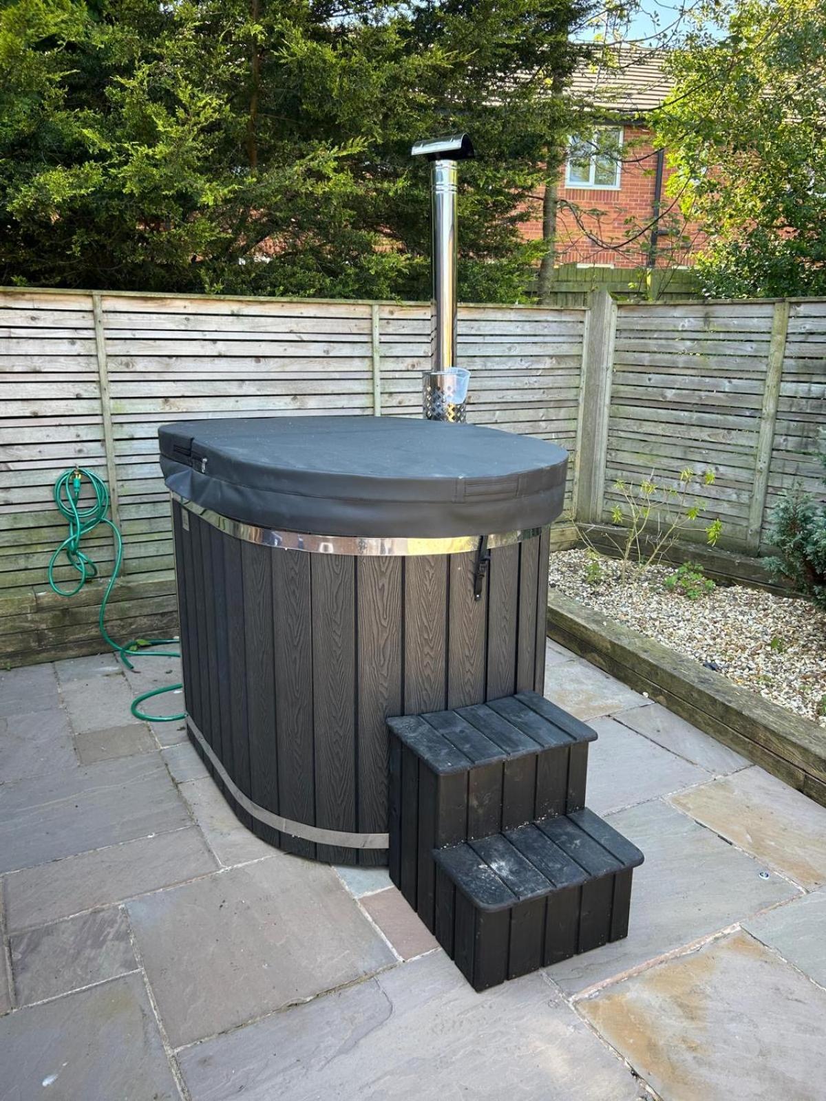 Elletson Park Wood Fired Hot Tubs, Caravans & Pods Pilling Экстерьер фото