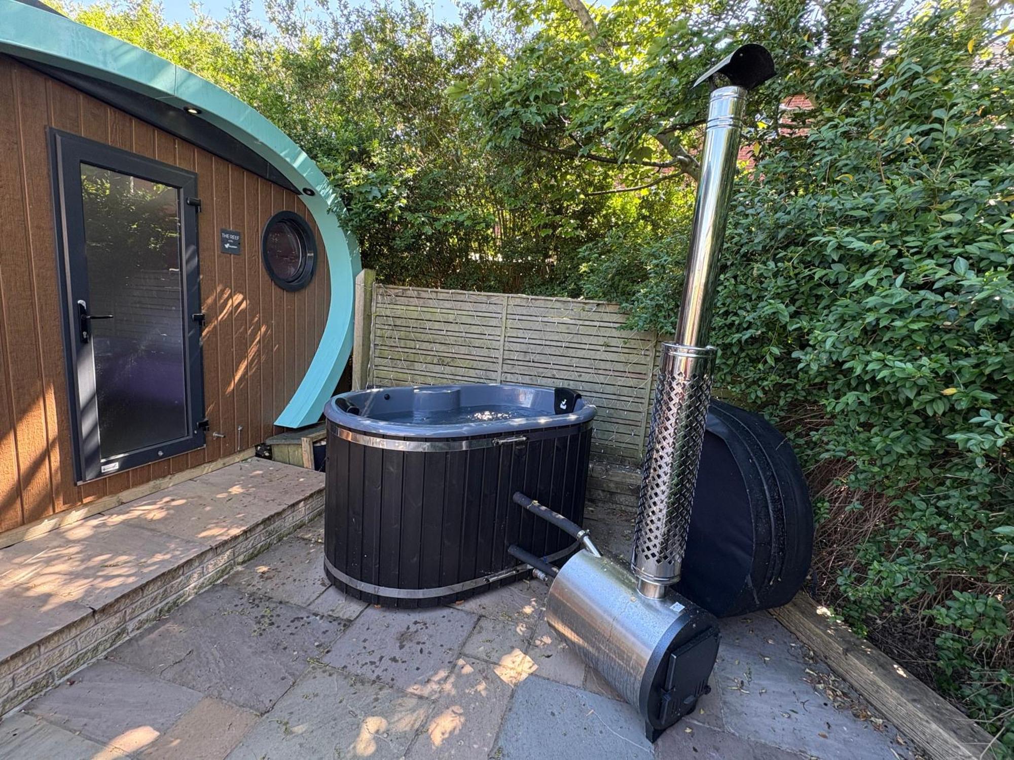 Elletson Park Wood Fired Hot Tubs, Caravans & Pods Pilling Экстерьер фото